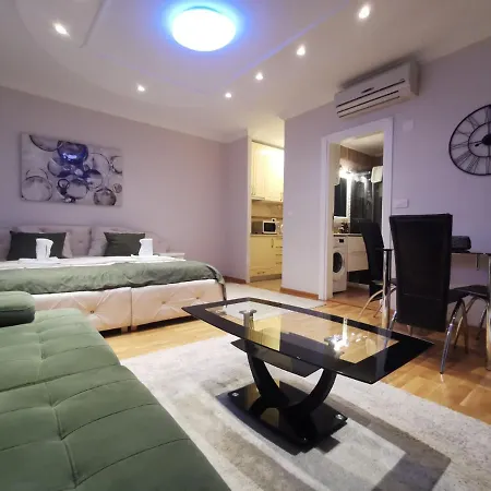 Fortuna Lux Apartment *